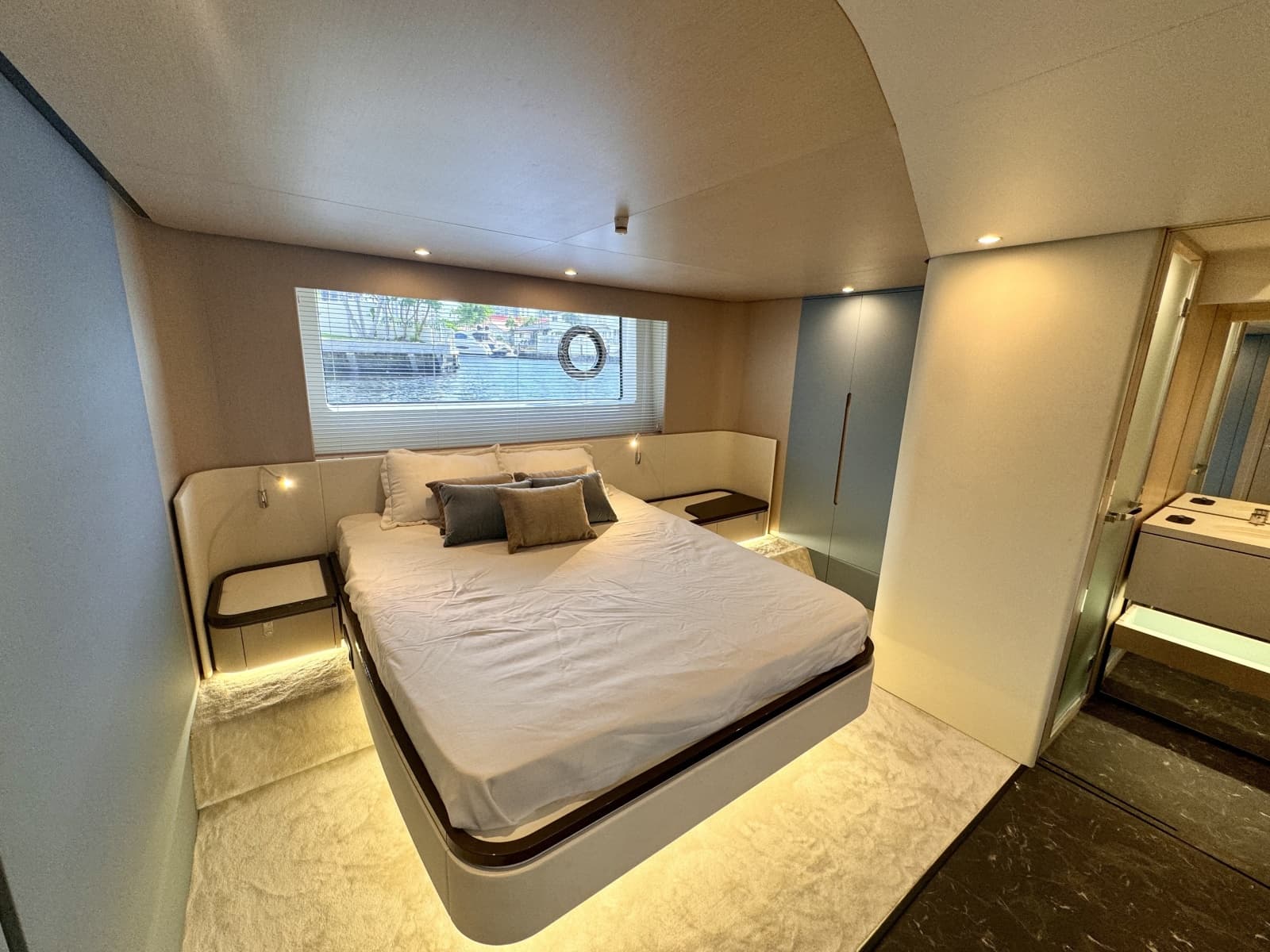 2025 Azimut FLY 68