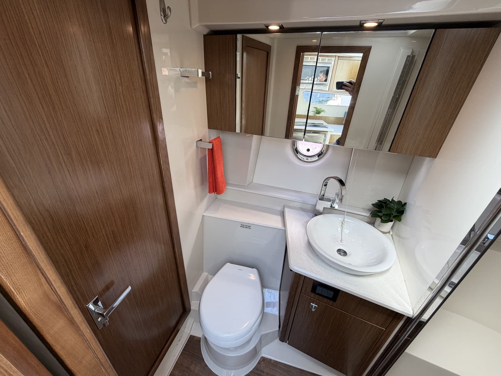 2016 Cruisers Yachts 41 Cantius