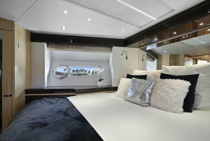 2016 Sunseeker Sport Yacht