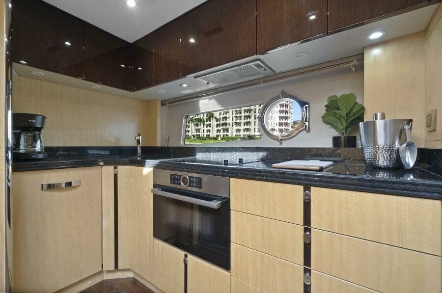 2016 Sunseeker Sport Yacht