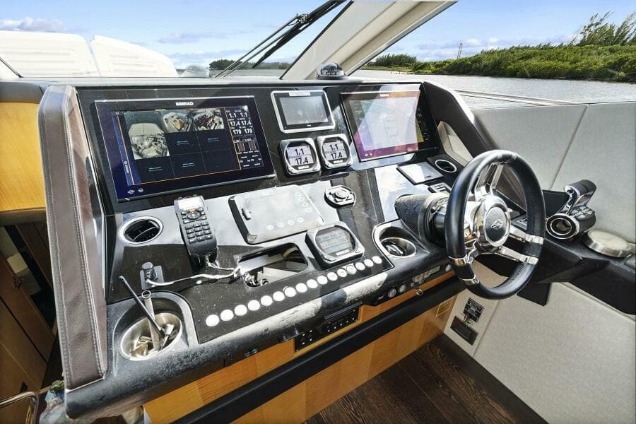 2016 Sunseeker Sport Yacht