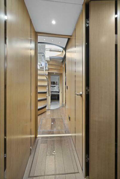 2016 Sunseeker Sport Yacht