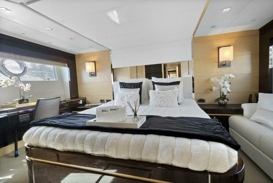 2016 Sunseeker Sport Yacht