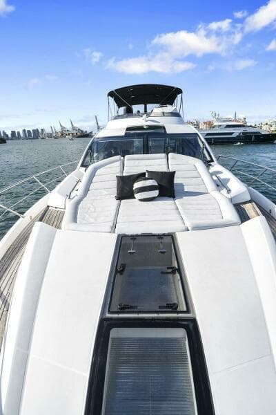 2016 Sunseeker Sport Yacht