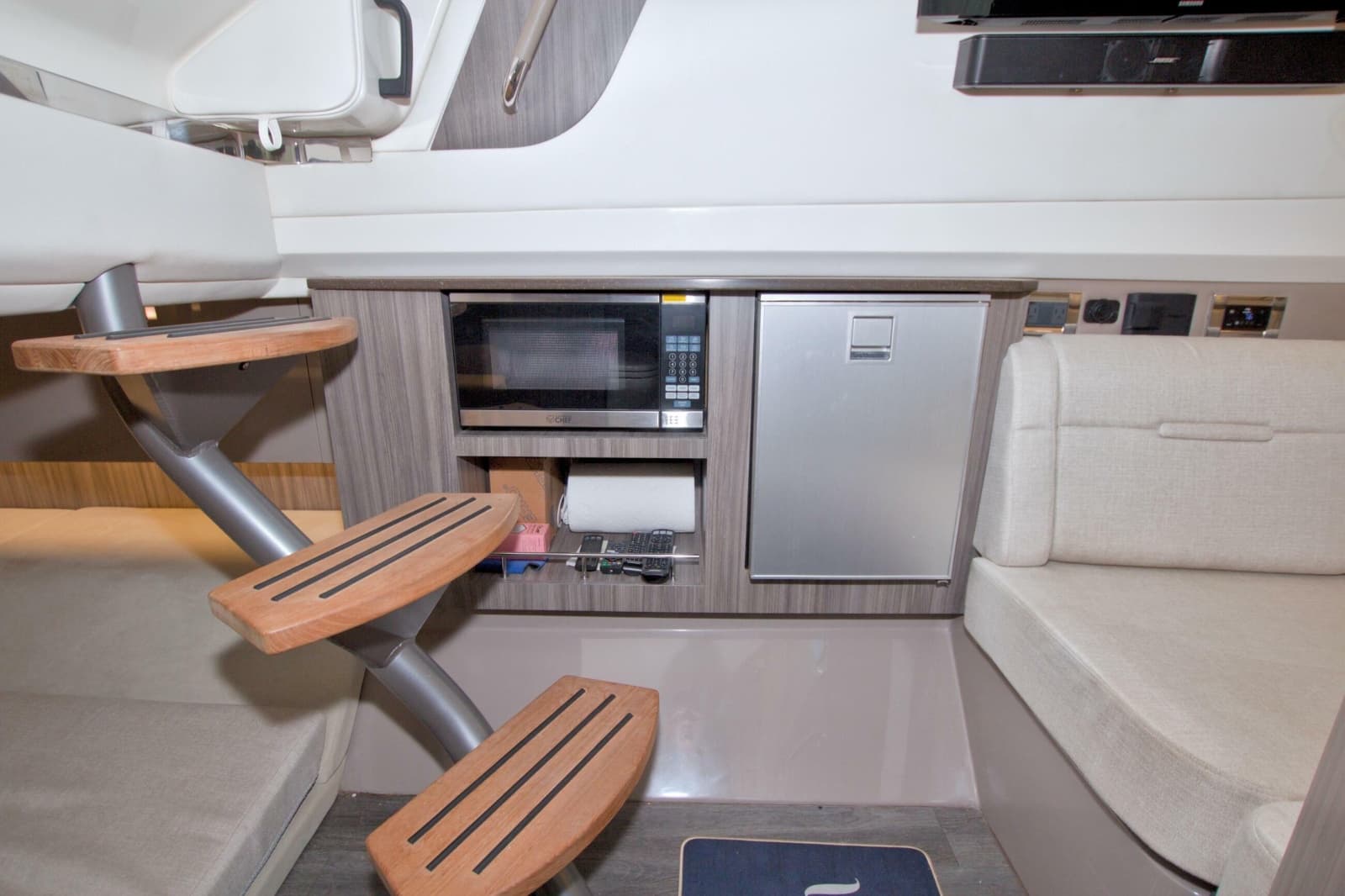 2021 Sea Ray SLX 400 Outboard