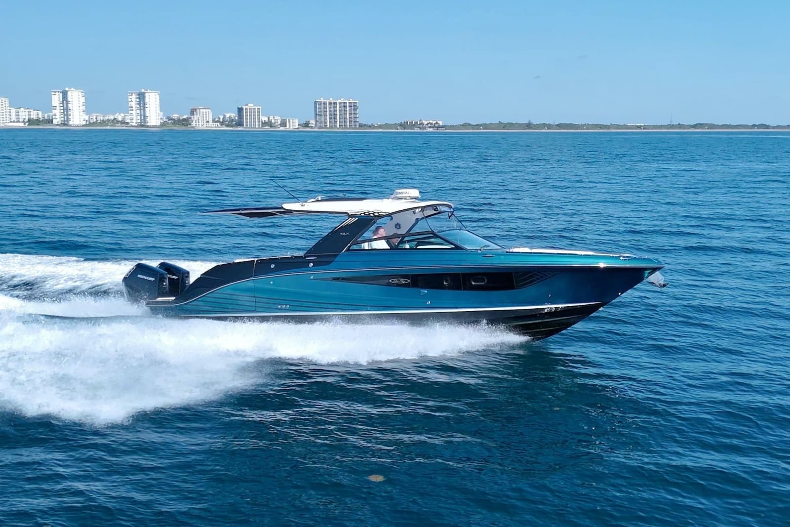 2021 Sea Ray SLX 400 Outboard