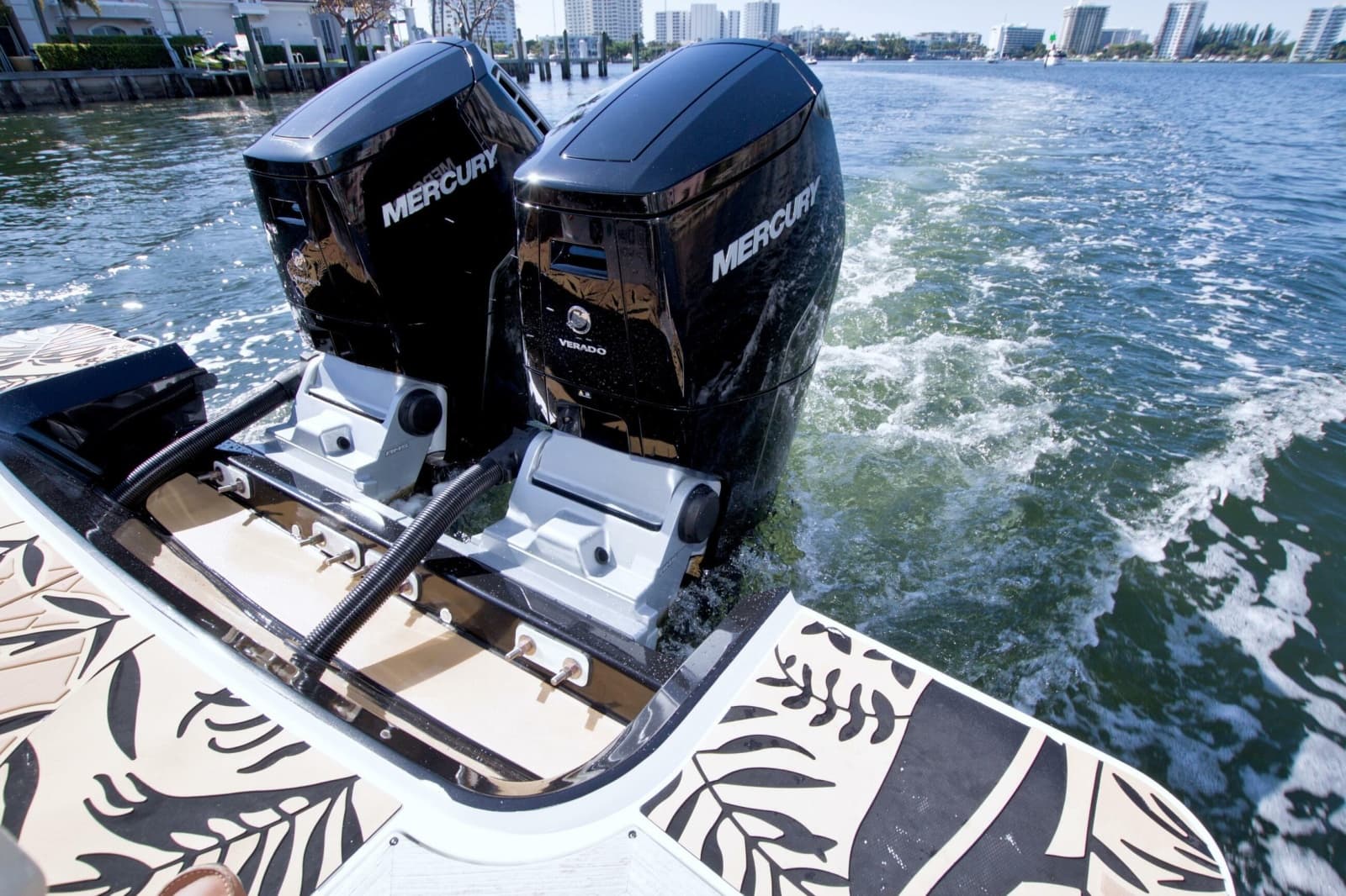 2021 Sea Ray SLX 400 Outboard