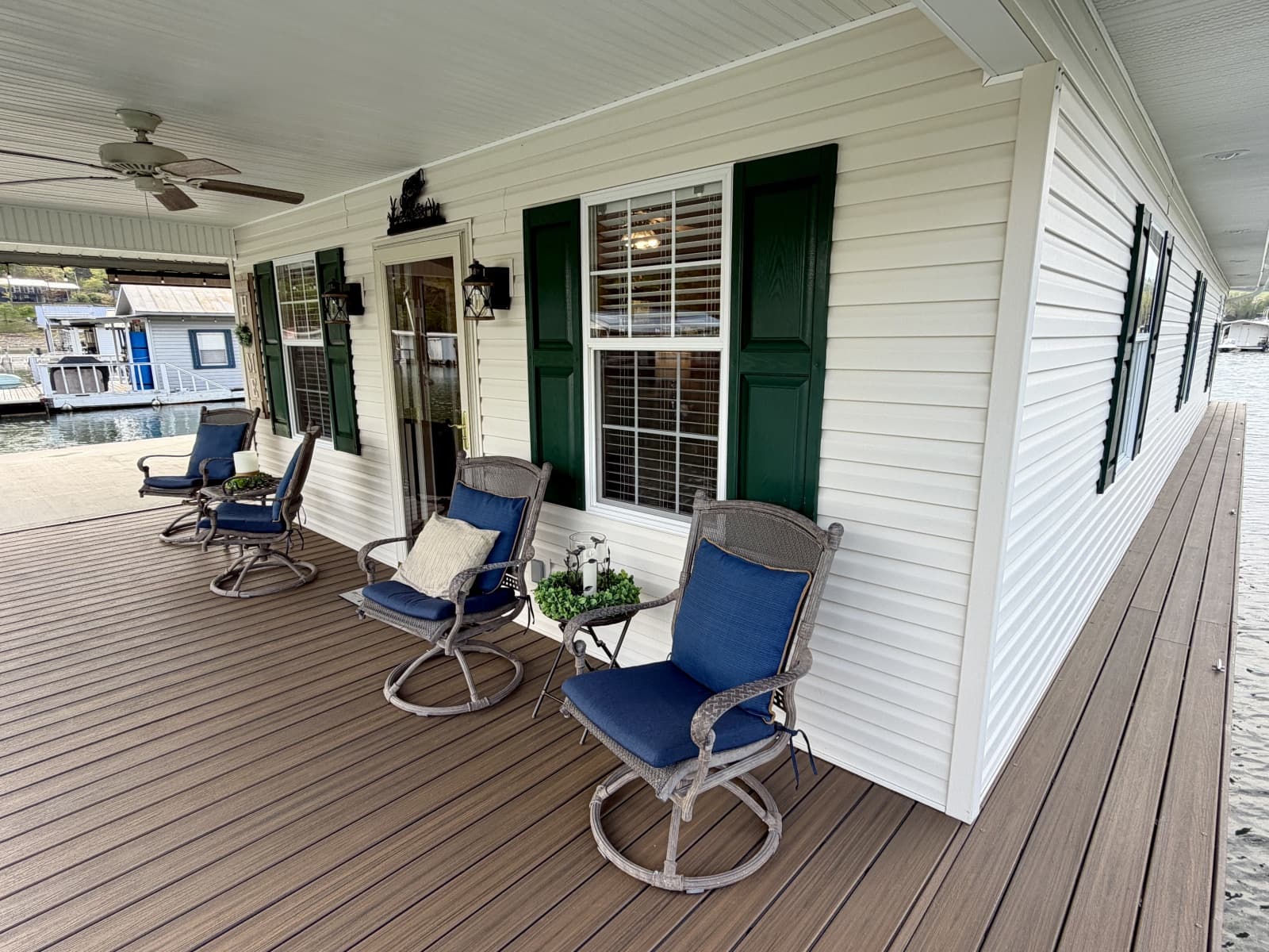 2002 Custom 20 x 53 Floating Cabin - Approx 999/sqft
