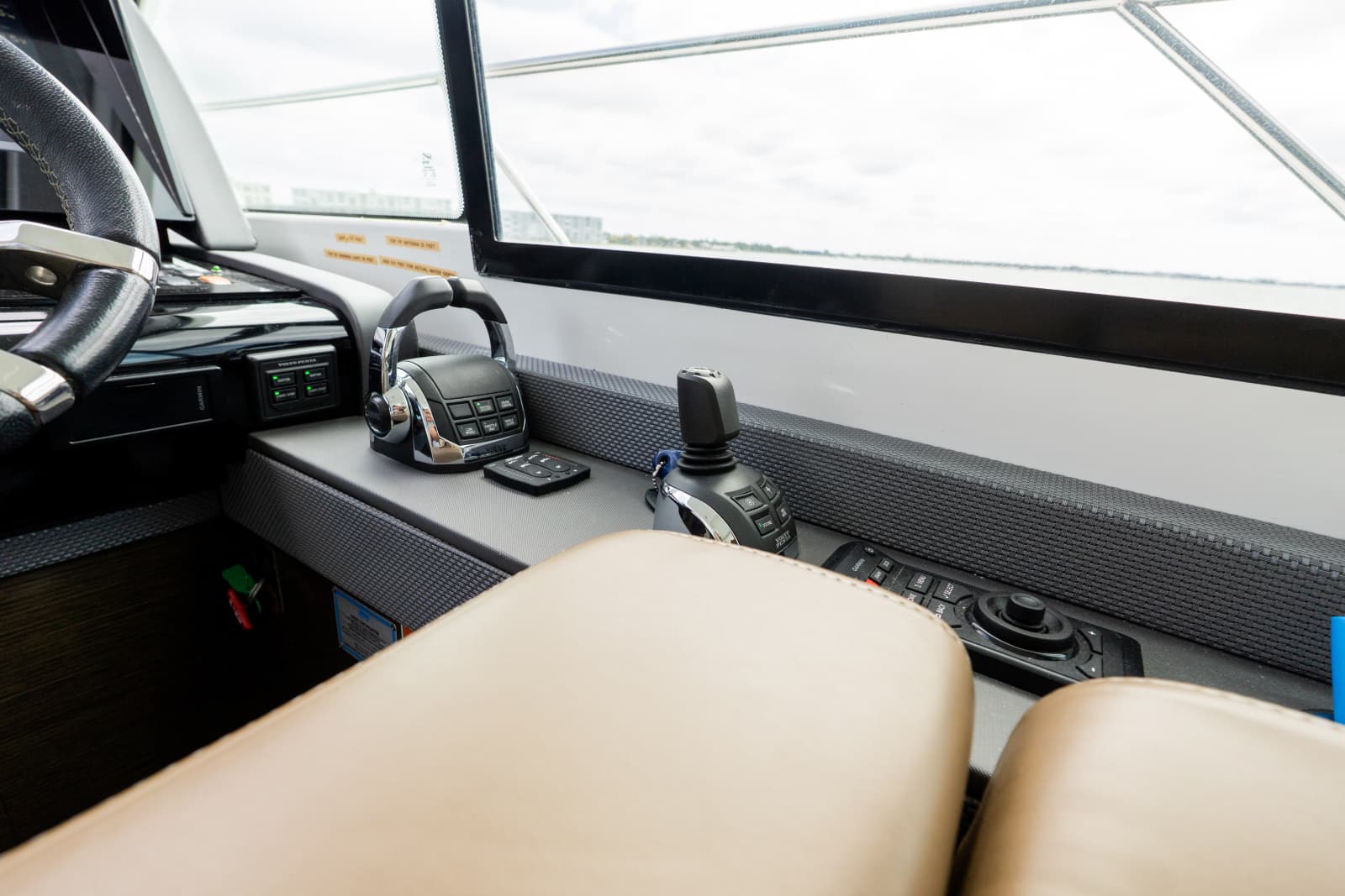 2018 Cruisers Yachts 50 CANTIUS