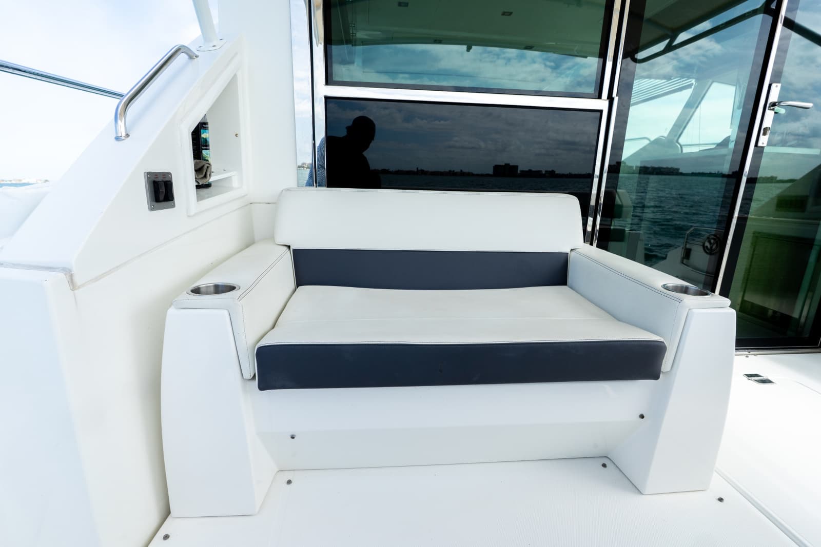 2018 Cruisers Yachts 50 CANTIUS