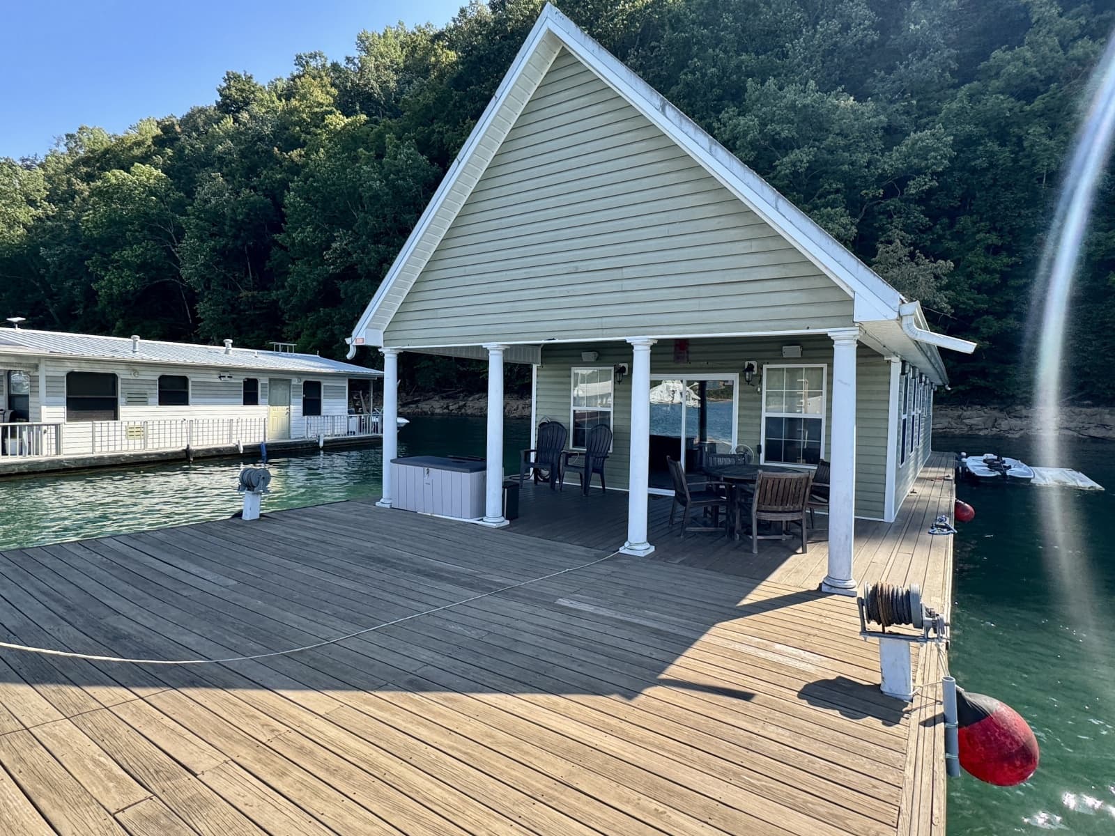 2006 Custom 20 x 43 Floating Cabin - Approx 812sqft