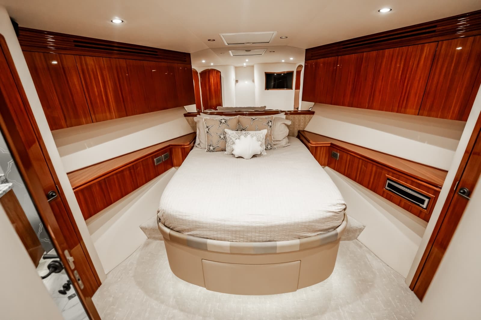 2012 Hatteras 