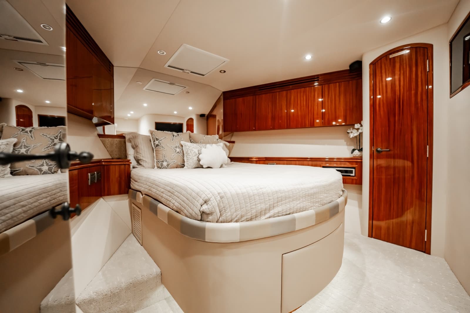 2012 Hatteras 