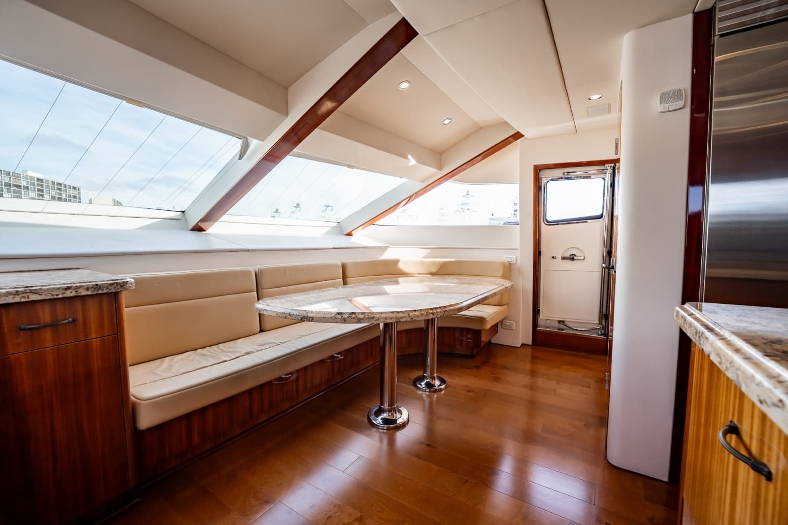 2012 Hatteras 