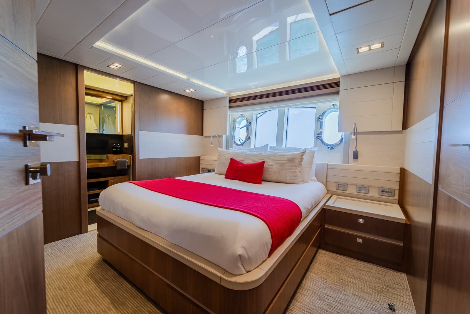 2012 Custom Line Raised Pilothouse