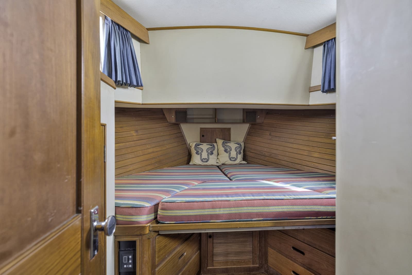 1983 Grand Banks 49 Classic