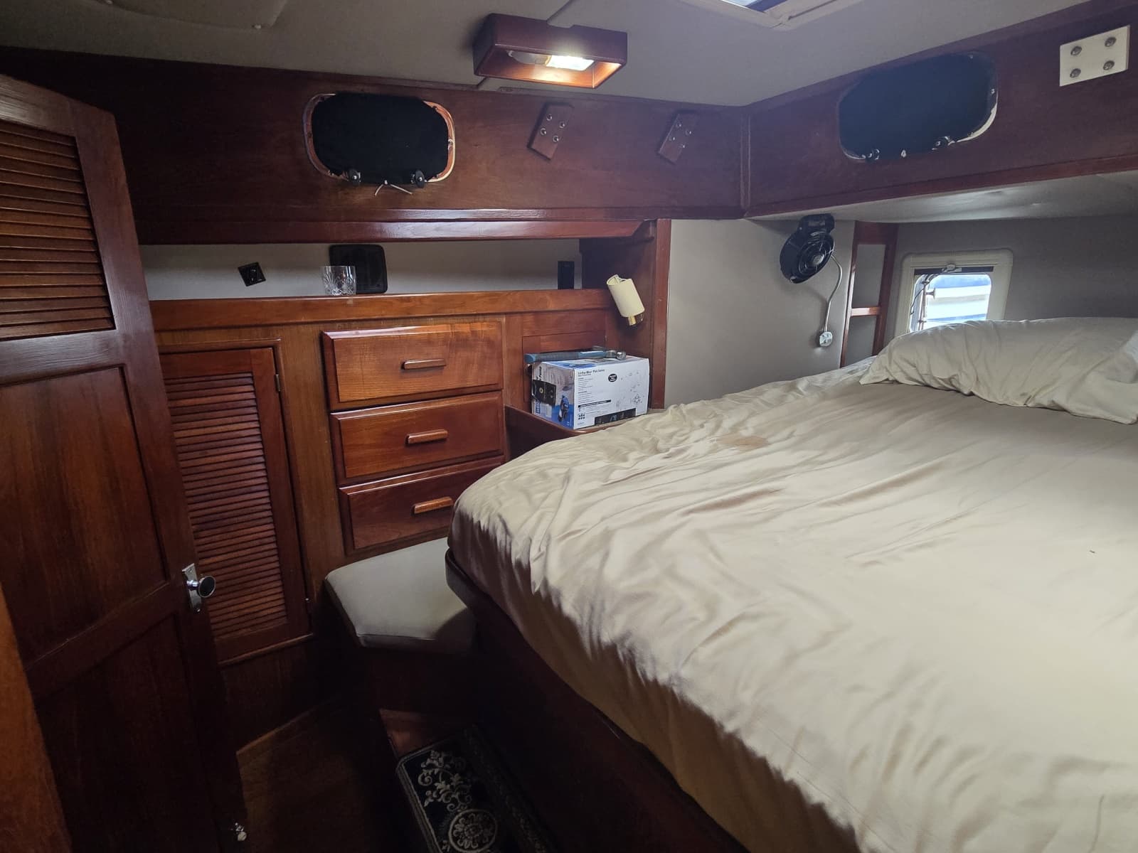1990 Endeavour 