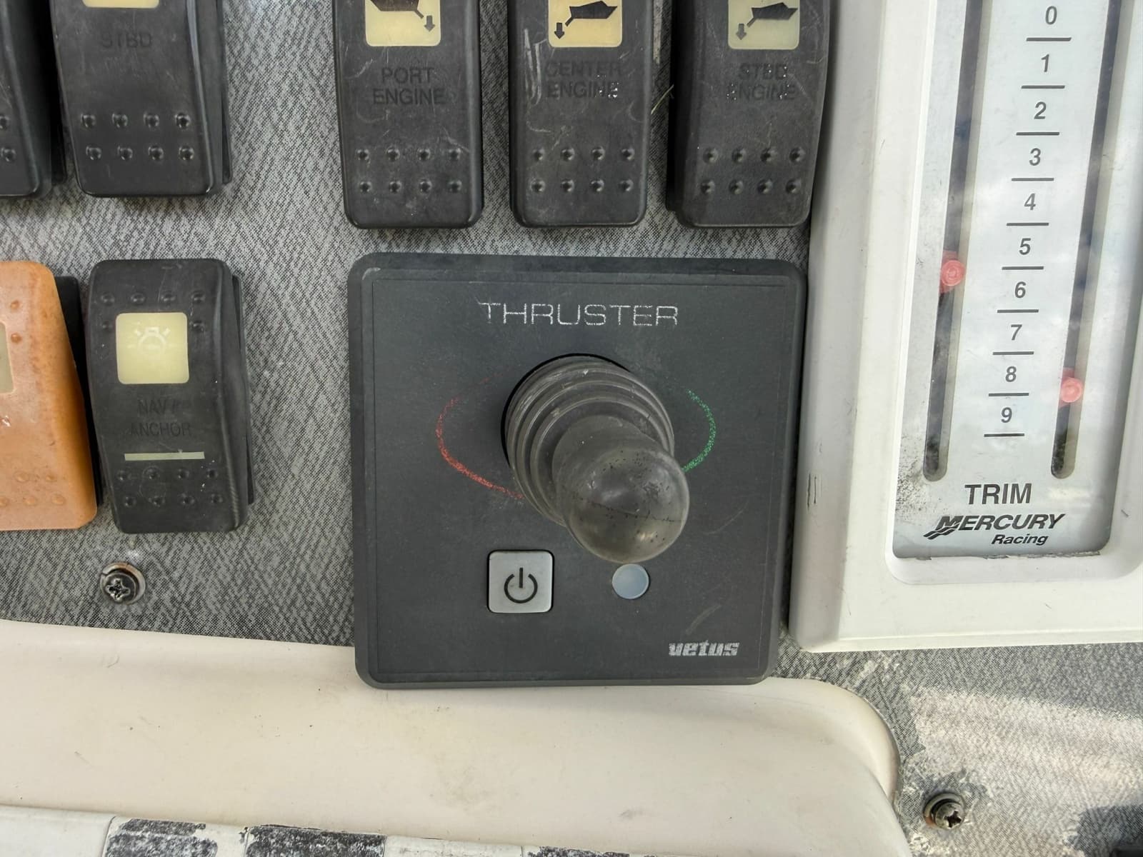 2005 Hydra-Sports 3300 VX
