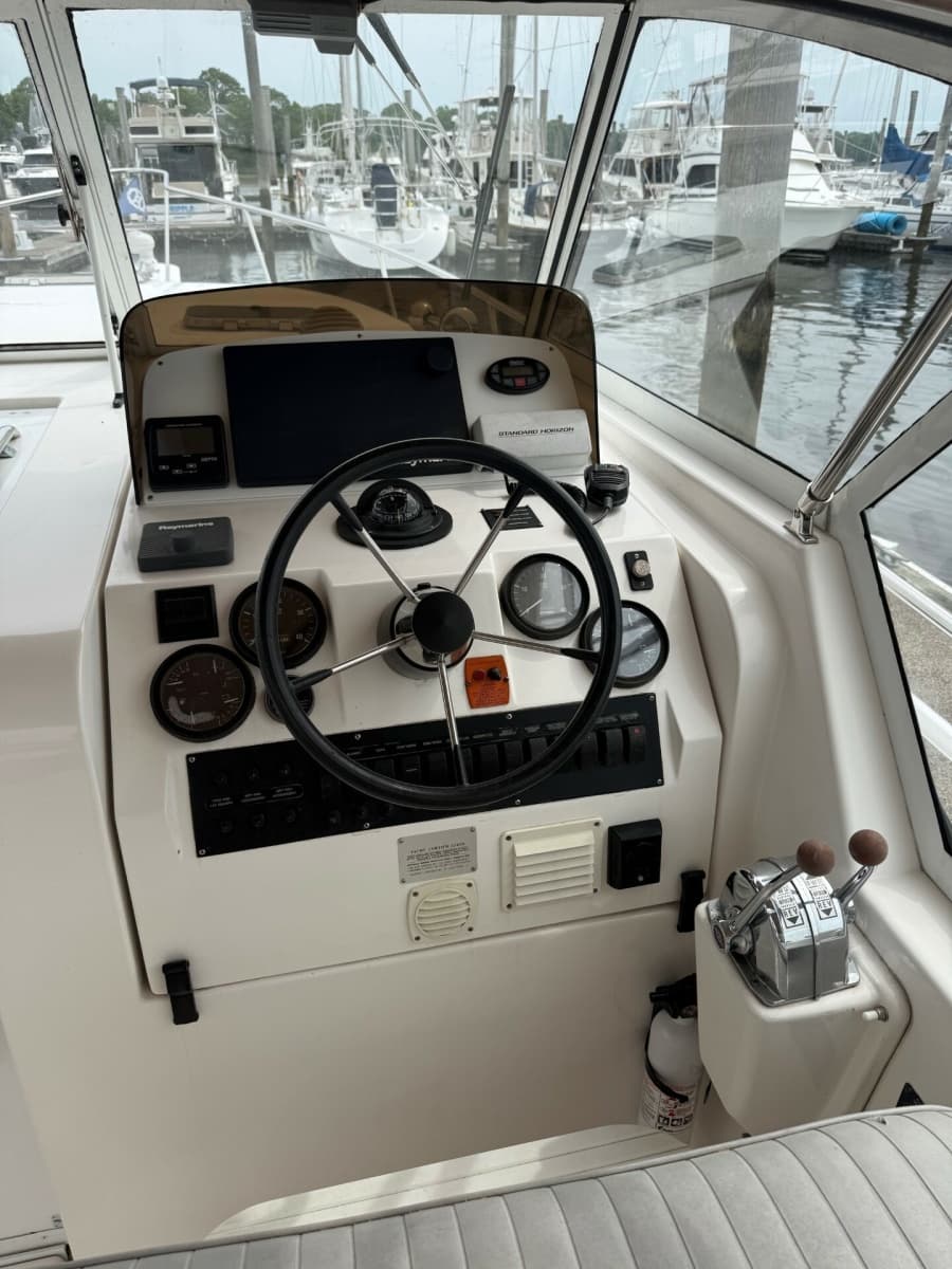 2003 Mainship 34' Pilot