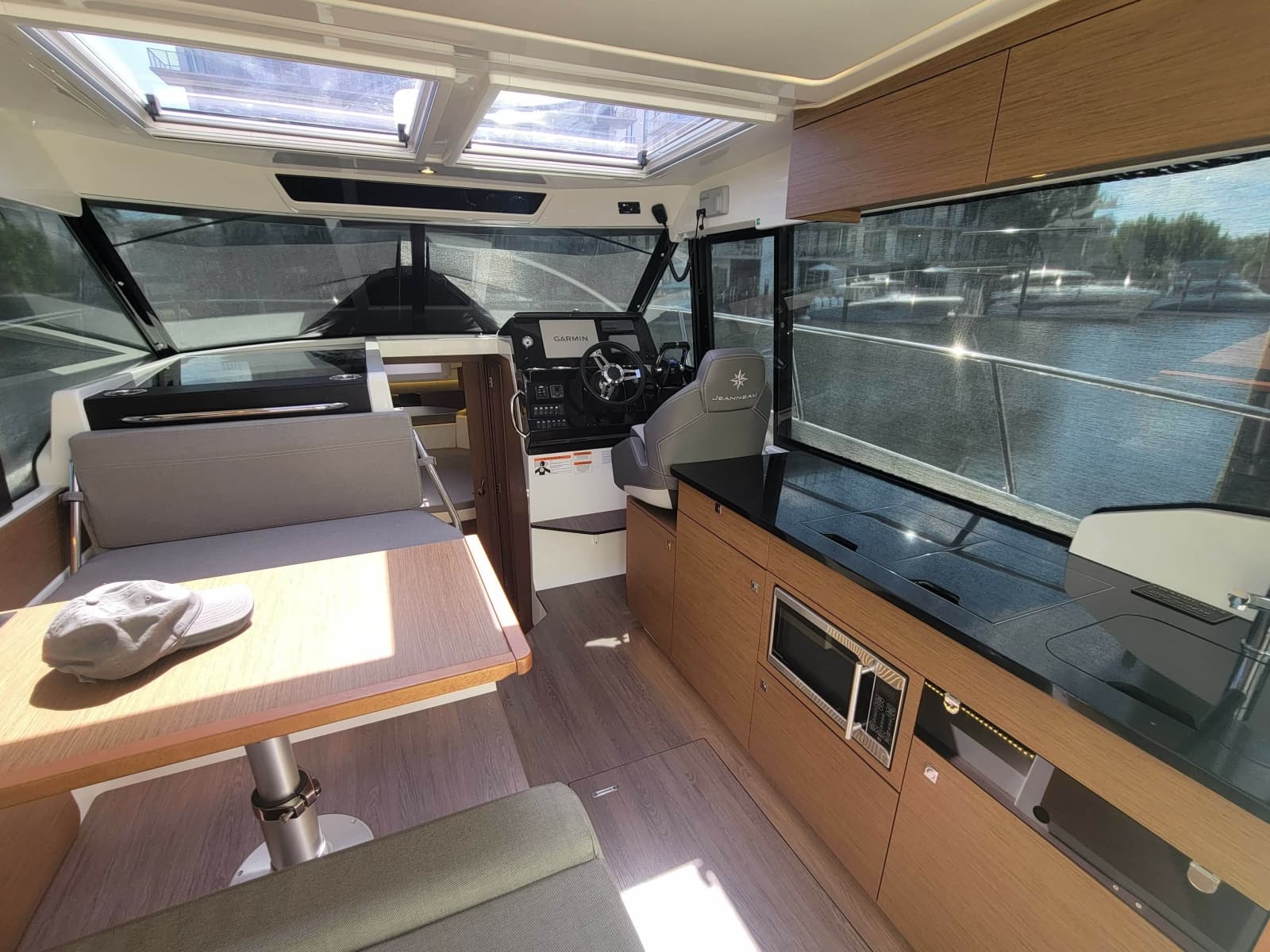 2020 Jeanneau NC 1095 Coupe