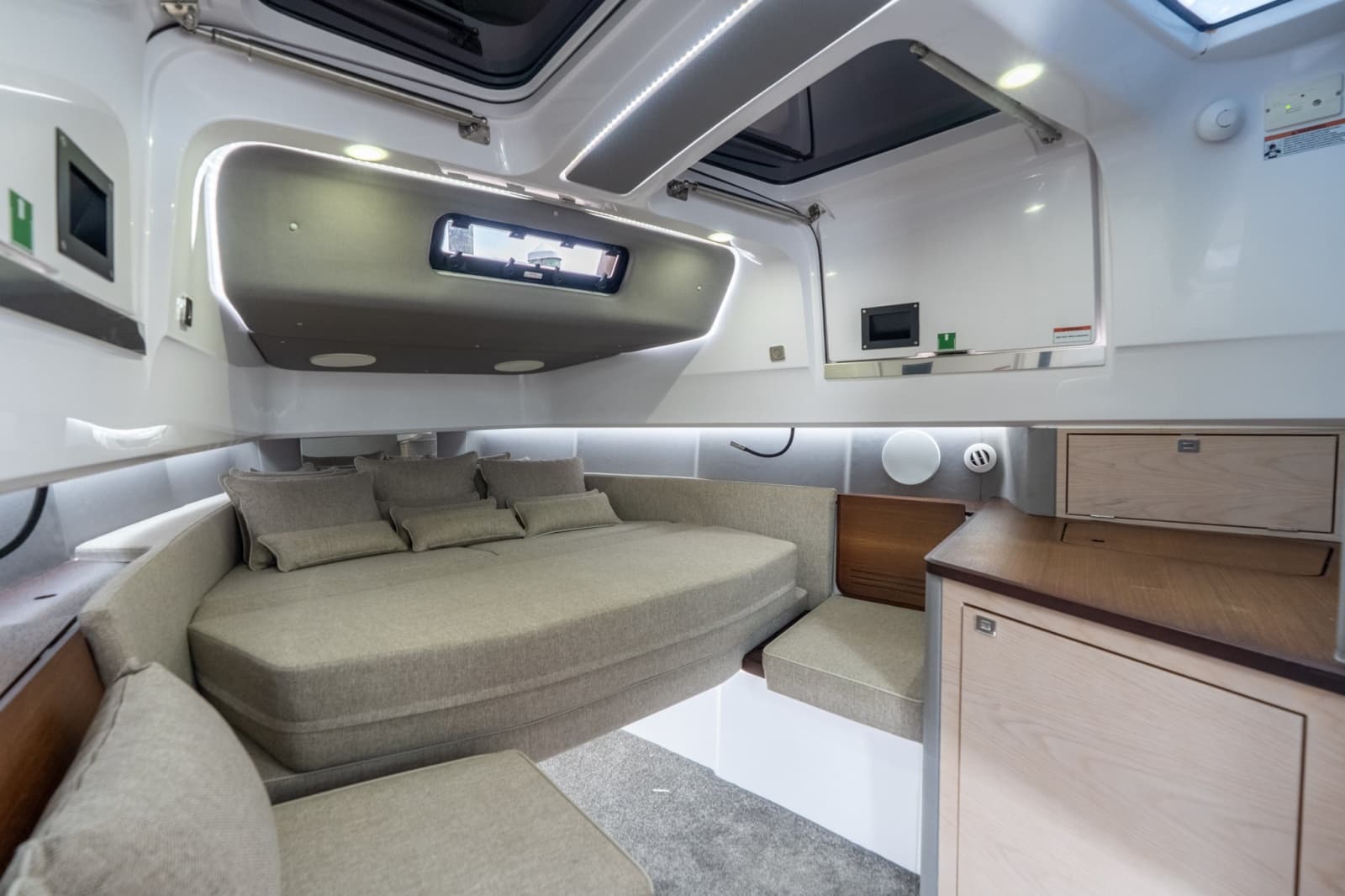 2024 Axopar 45 XC Cross Cabin