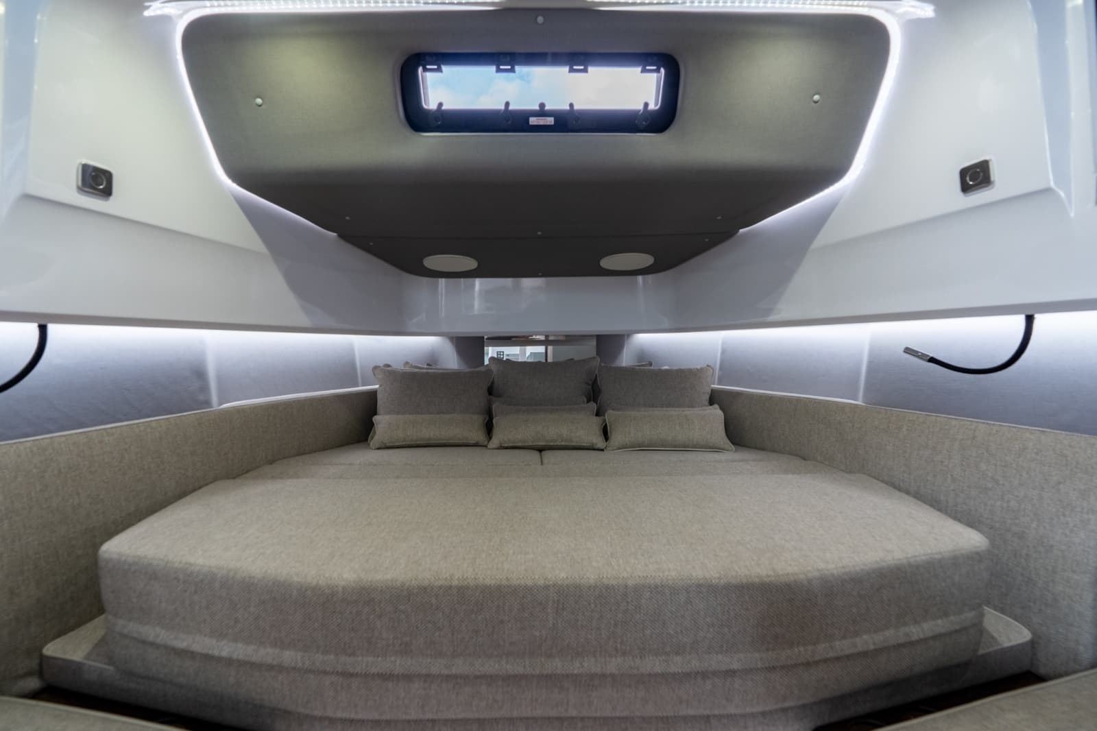 2024 Axopar 45 XC Cross Cabin