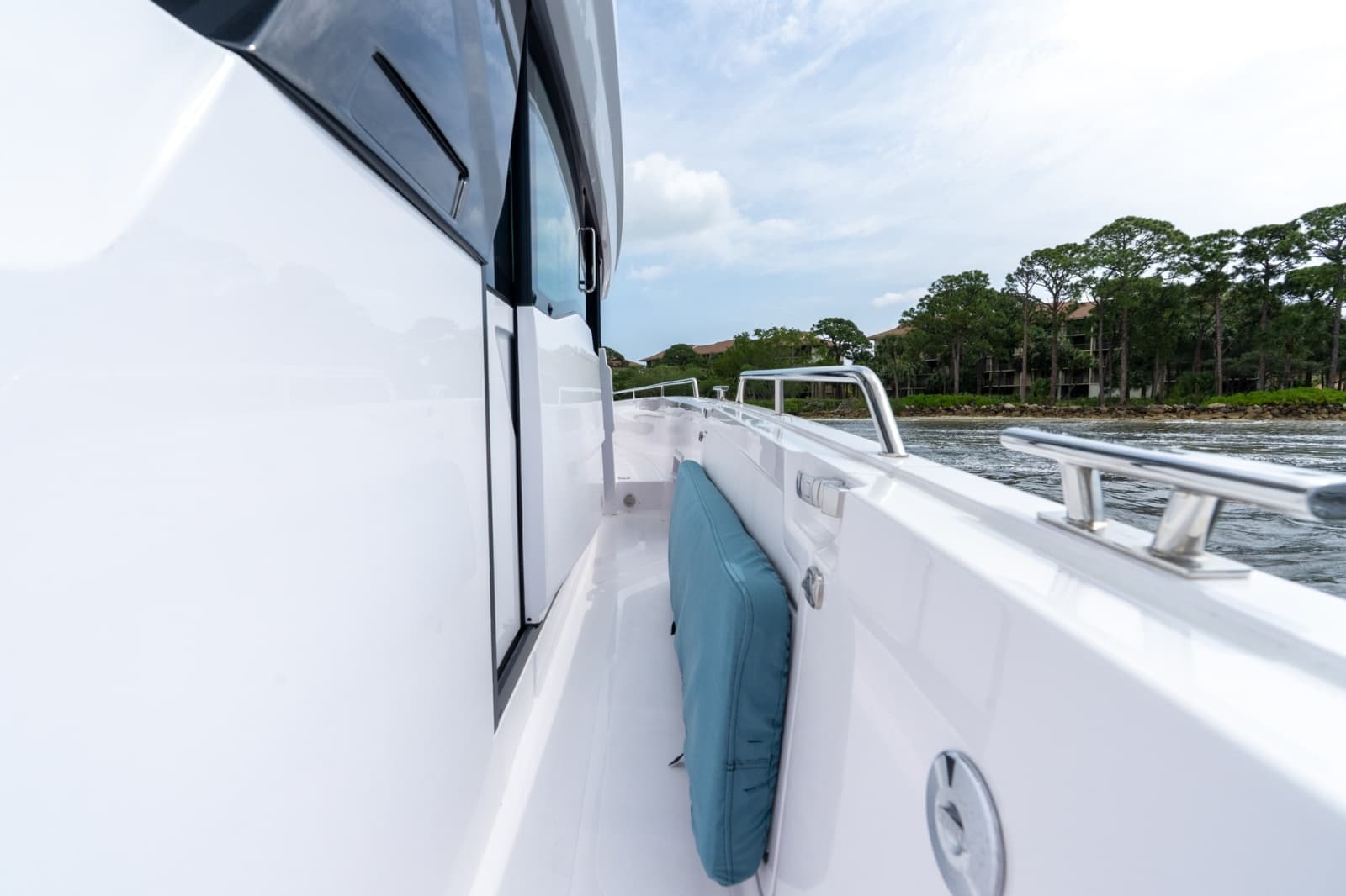 2024 Axopar 45 XC Cross Cabin