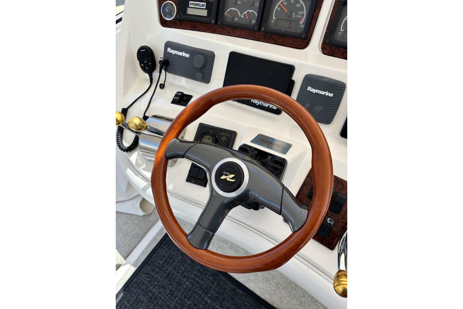 1999 Sea Ray 480 Sedan Bridge