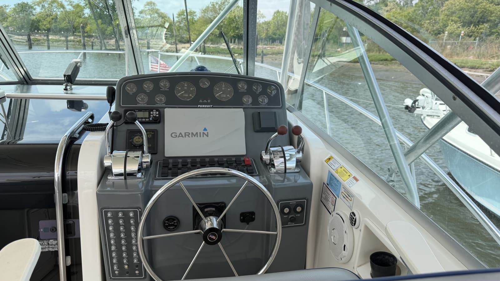 2003 Pursuit 3400 Express