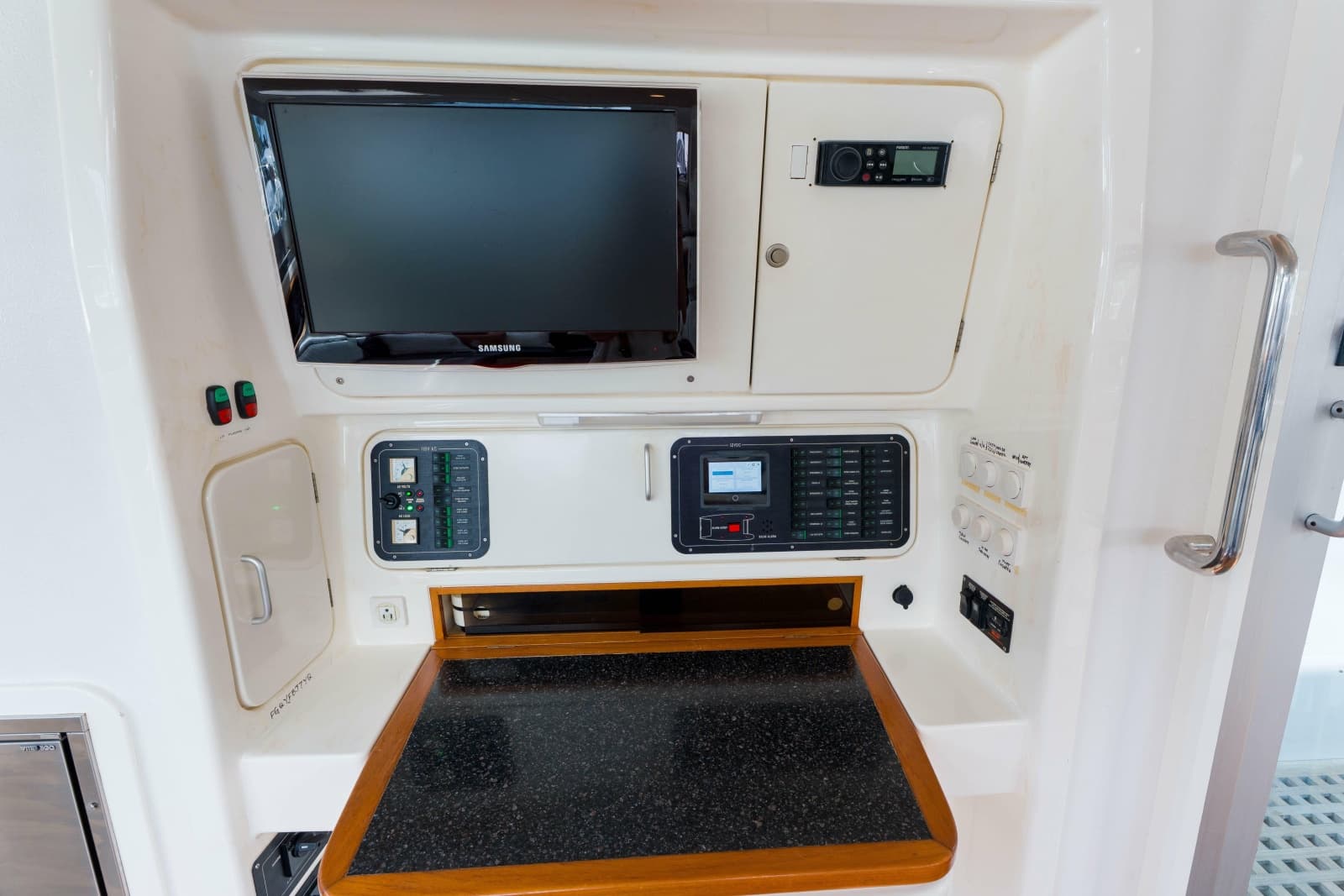 2011 Voyage Yachts 520