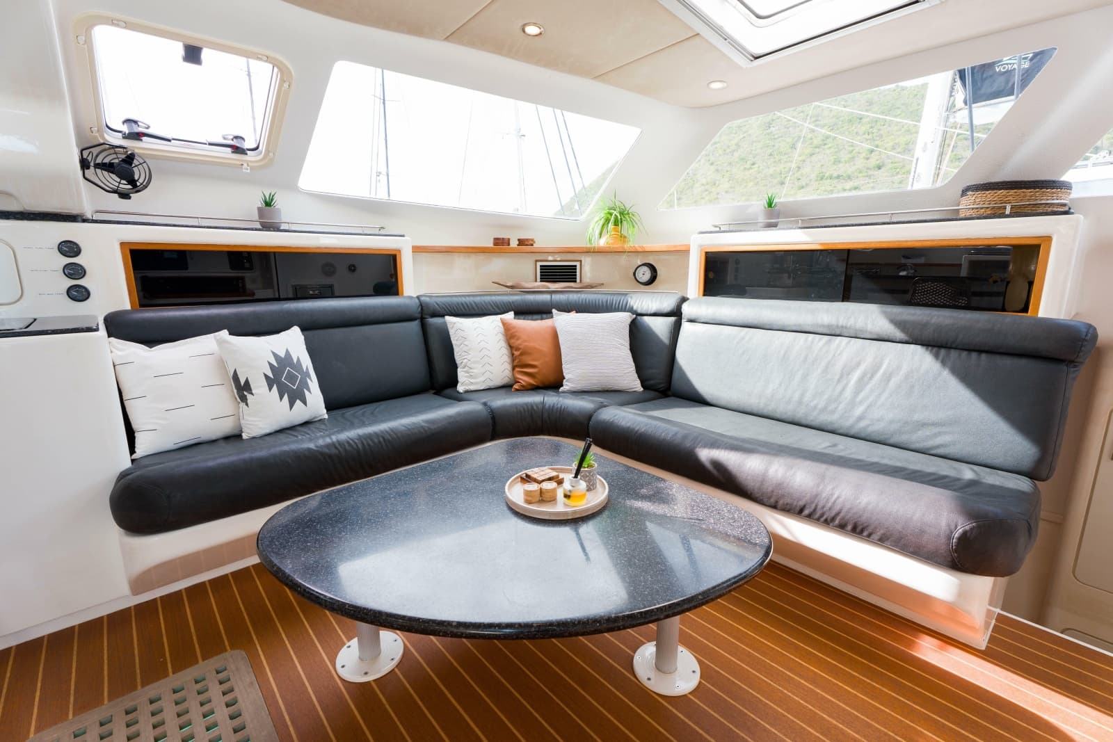 2011 Voyage Yachts 520