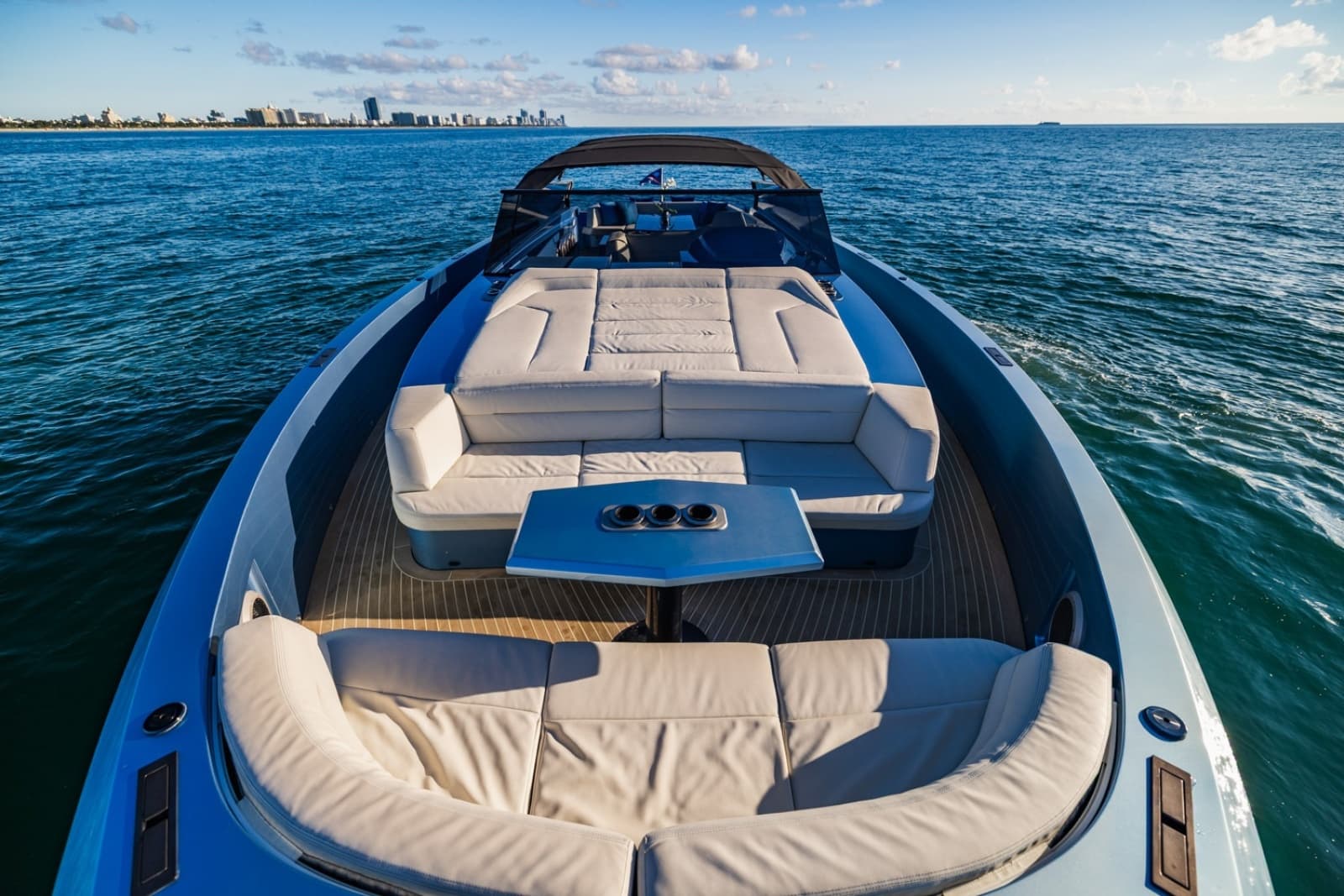 2019 Vanquish Yachts VQ58