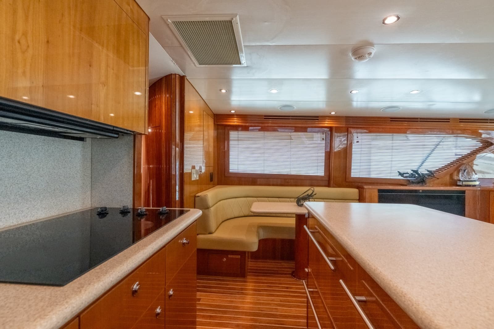 2004 Hatteras 
