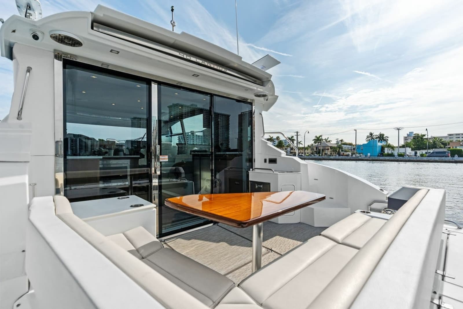 2022 Cruisers Yachts 46 CANTIUS