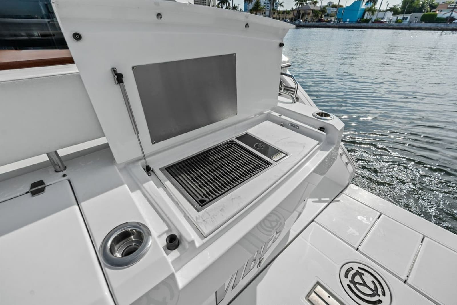 2022 Cruisers Yachts 46 CANTIUS