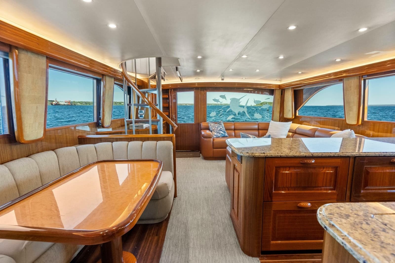 Salon Looking Aft