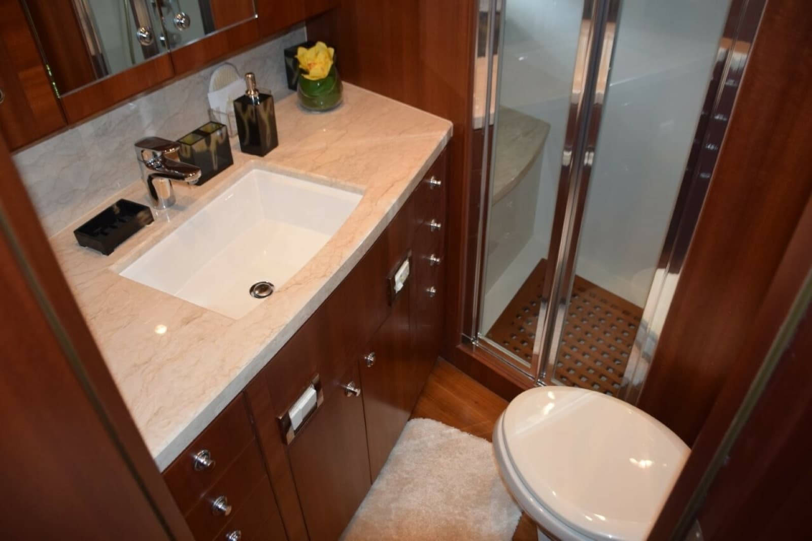 Fwd Stateroom Head