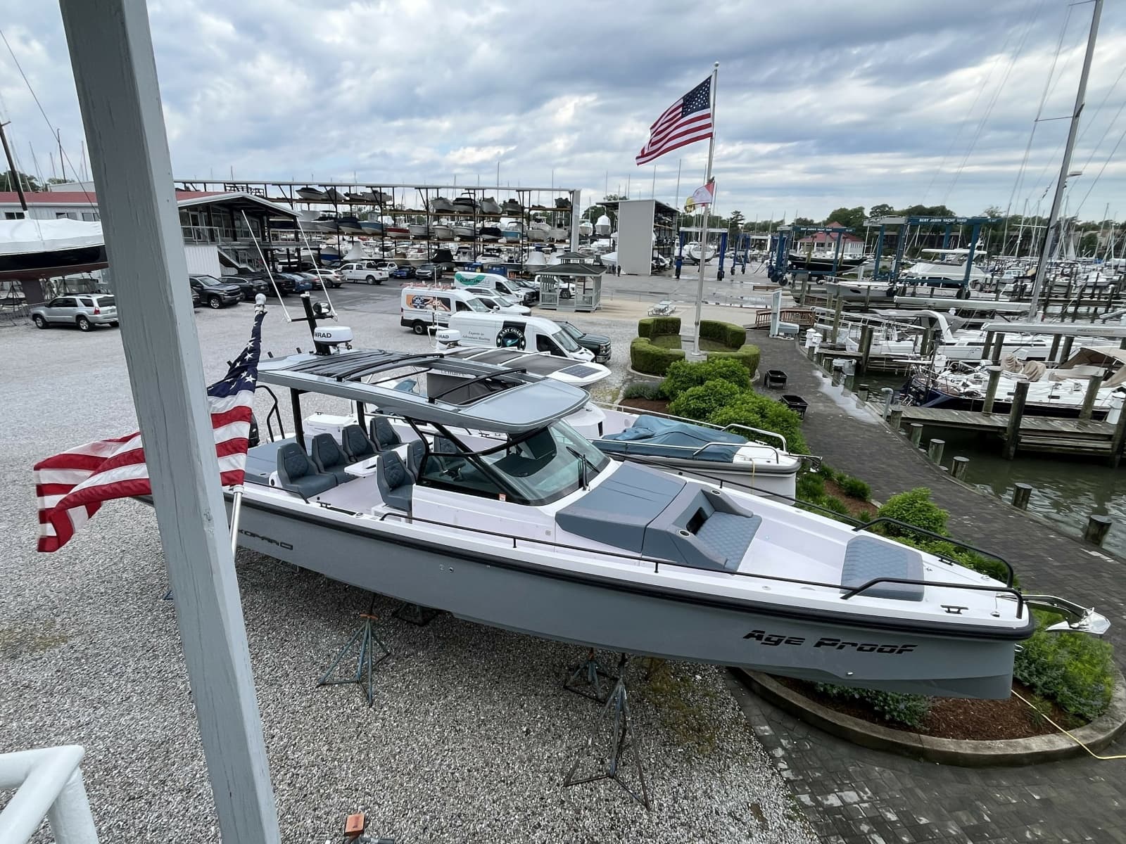 2025 Axopar 37 Sun Top