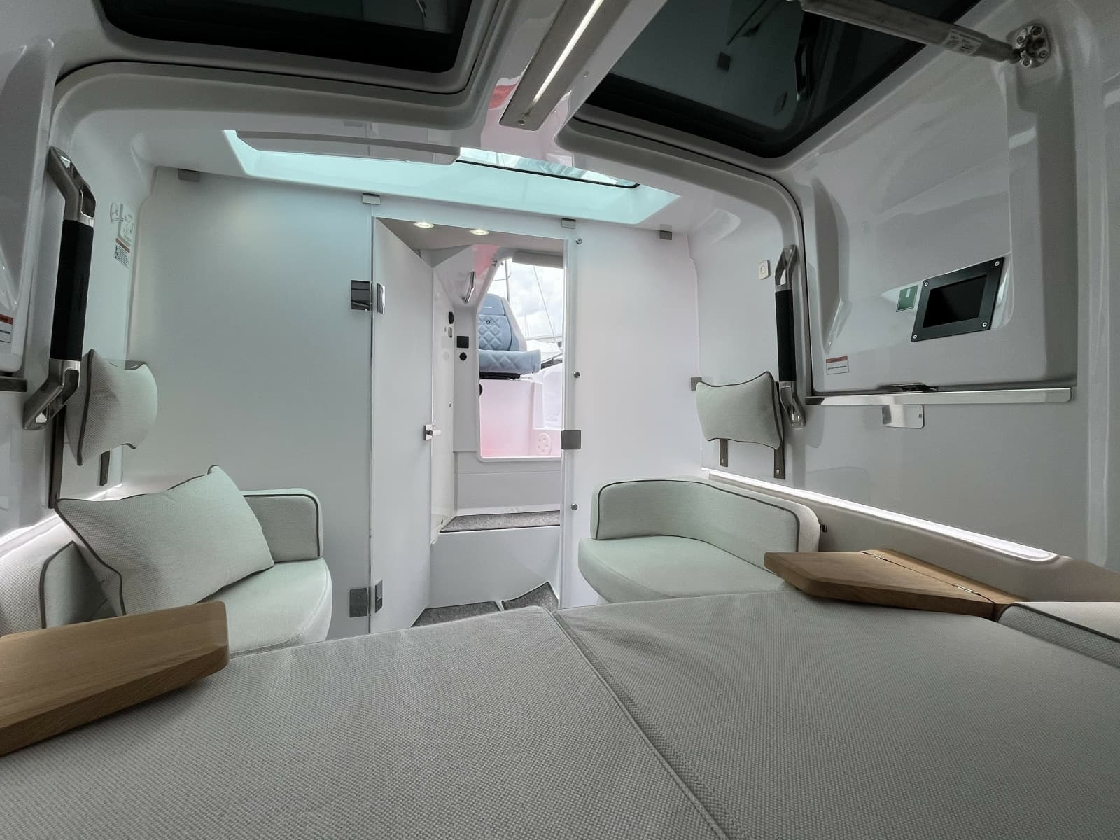 2025 Axopar 37 Sun Top