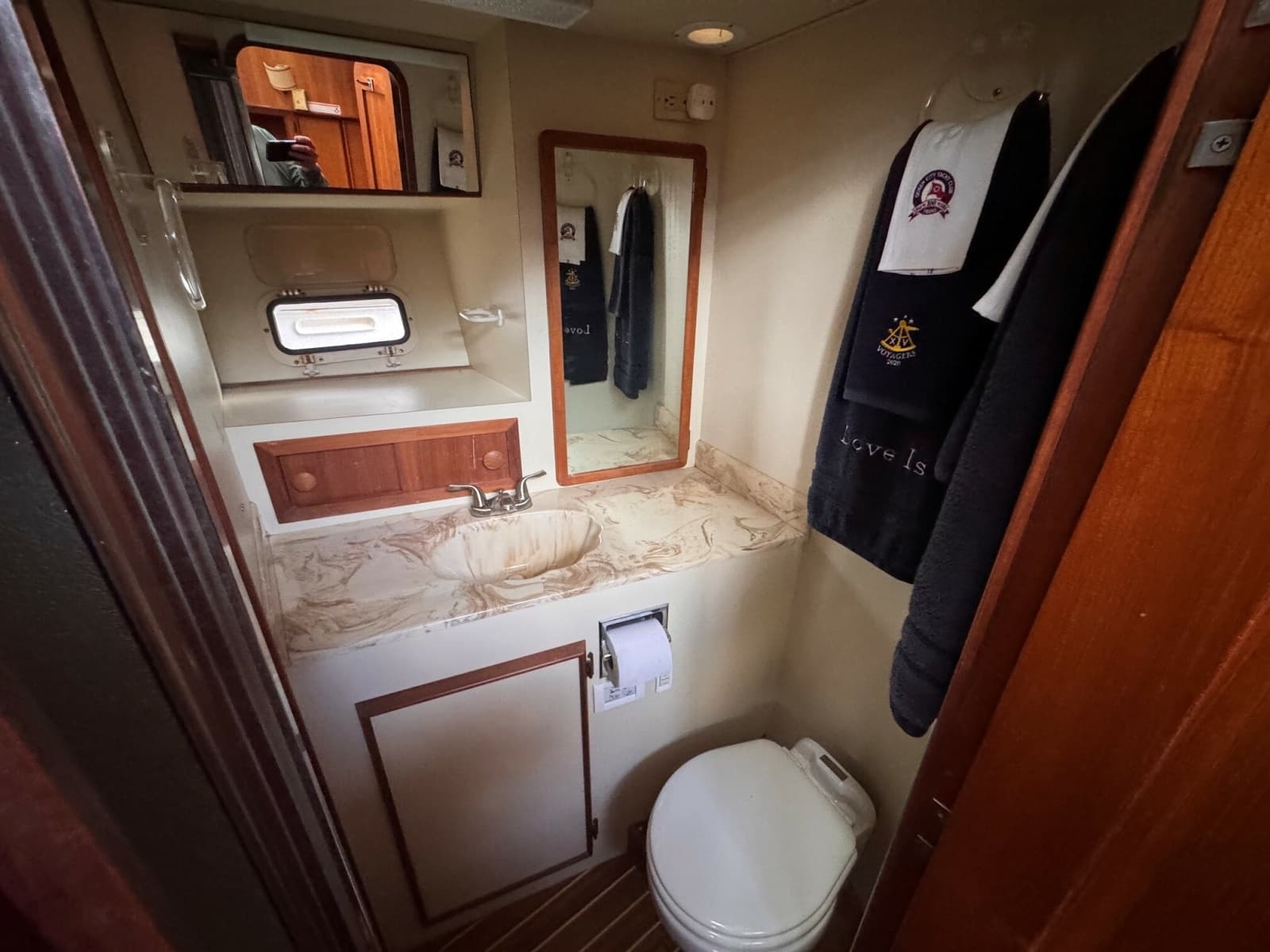 1987 Chris-Craft 392 Commander