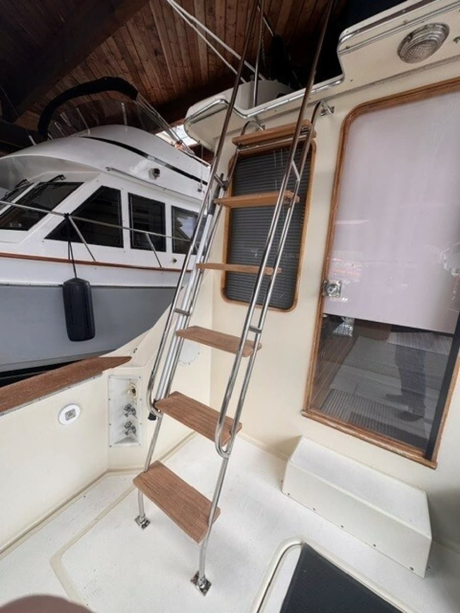1987 Chris-Craft 392 Commander