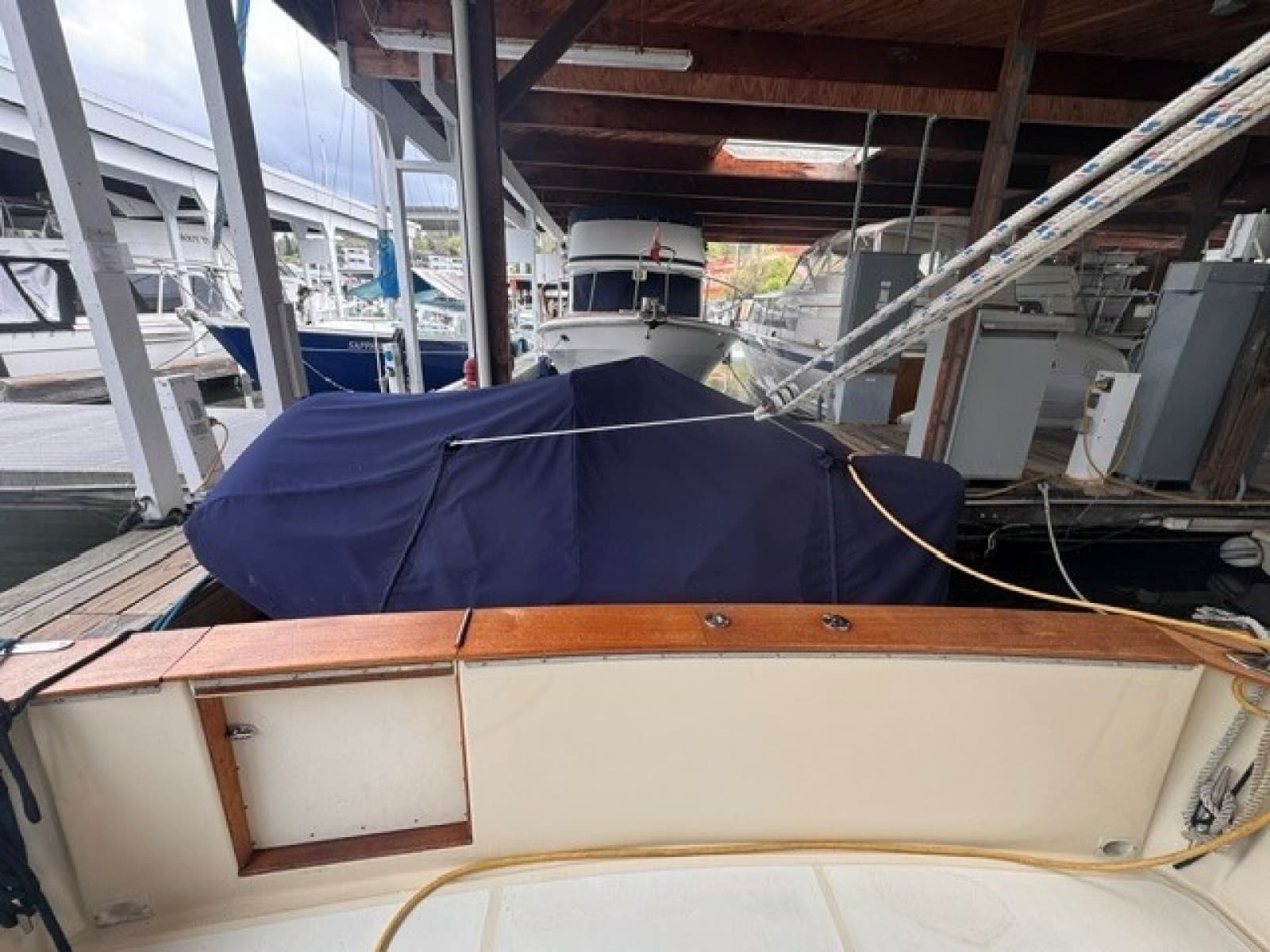 1987 Chris-Craft 392 Commander