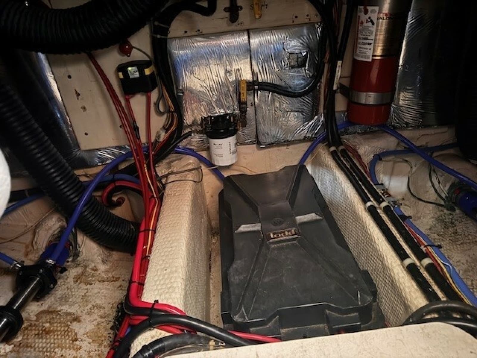 1987 Chris-Craft 392 Commander