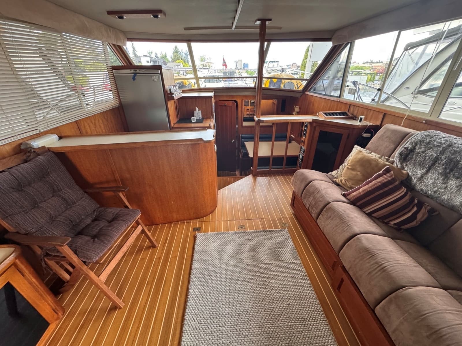 1987 Chris-Craft 392 Commander