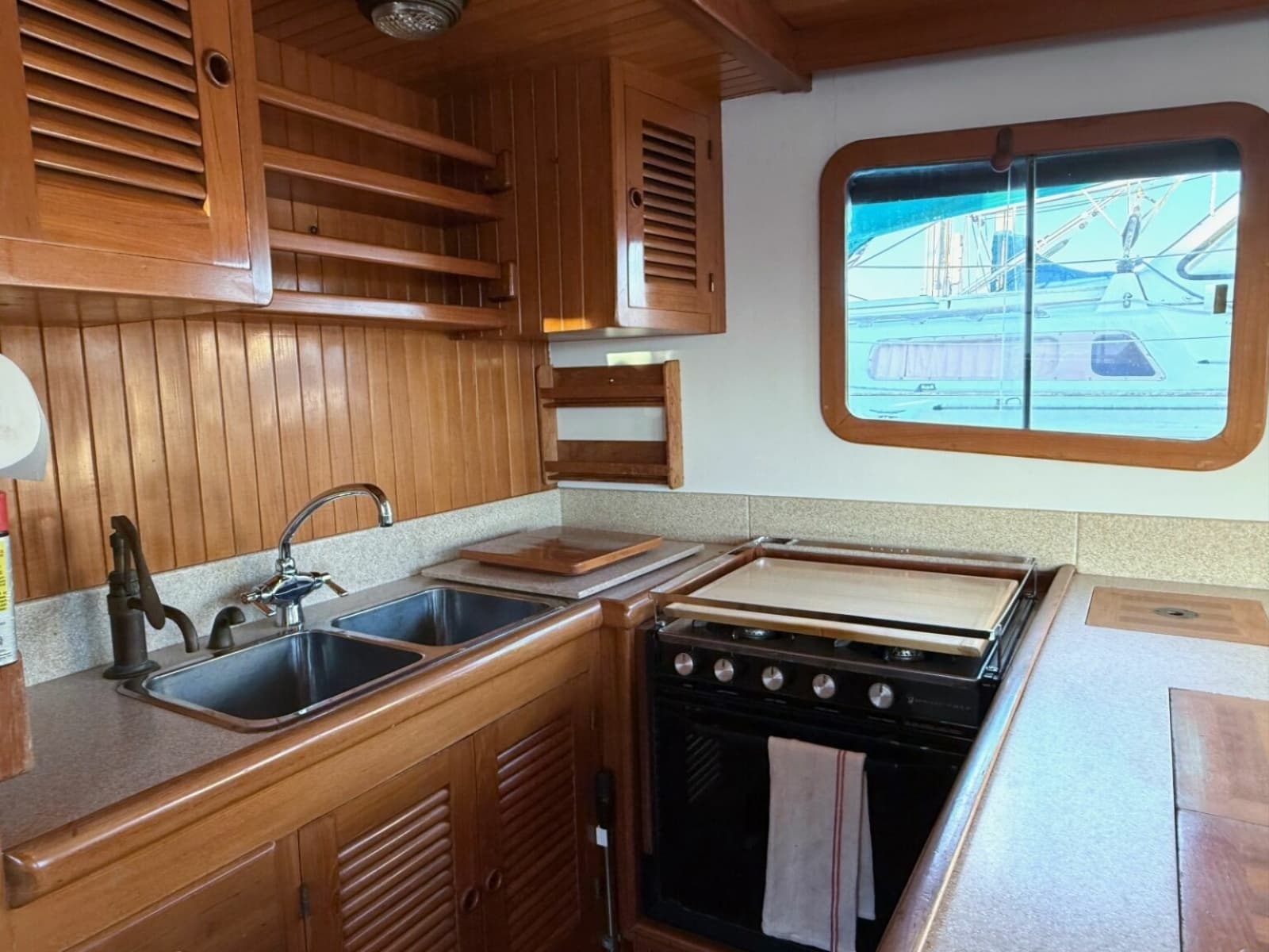 1987 Lord Nelson Victory Tug