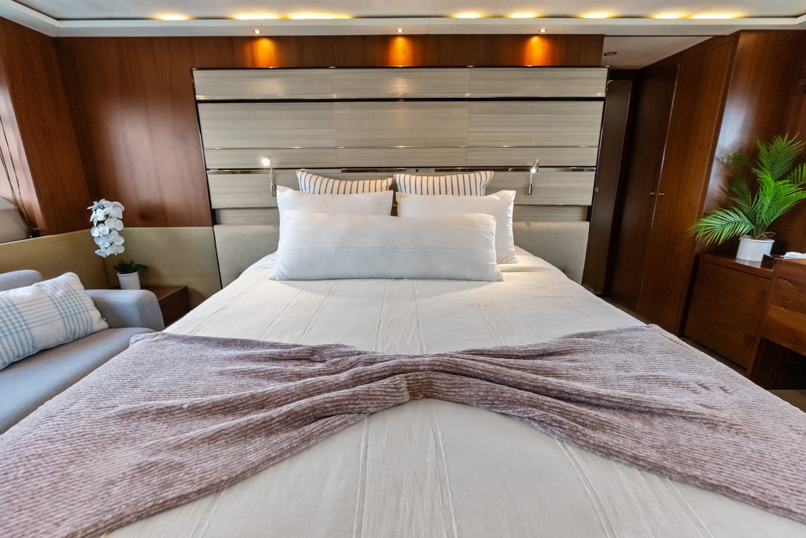 2014 Princess S72