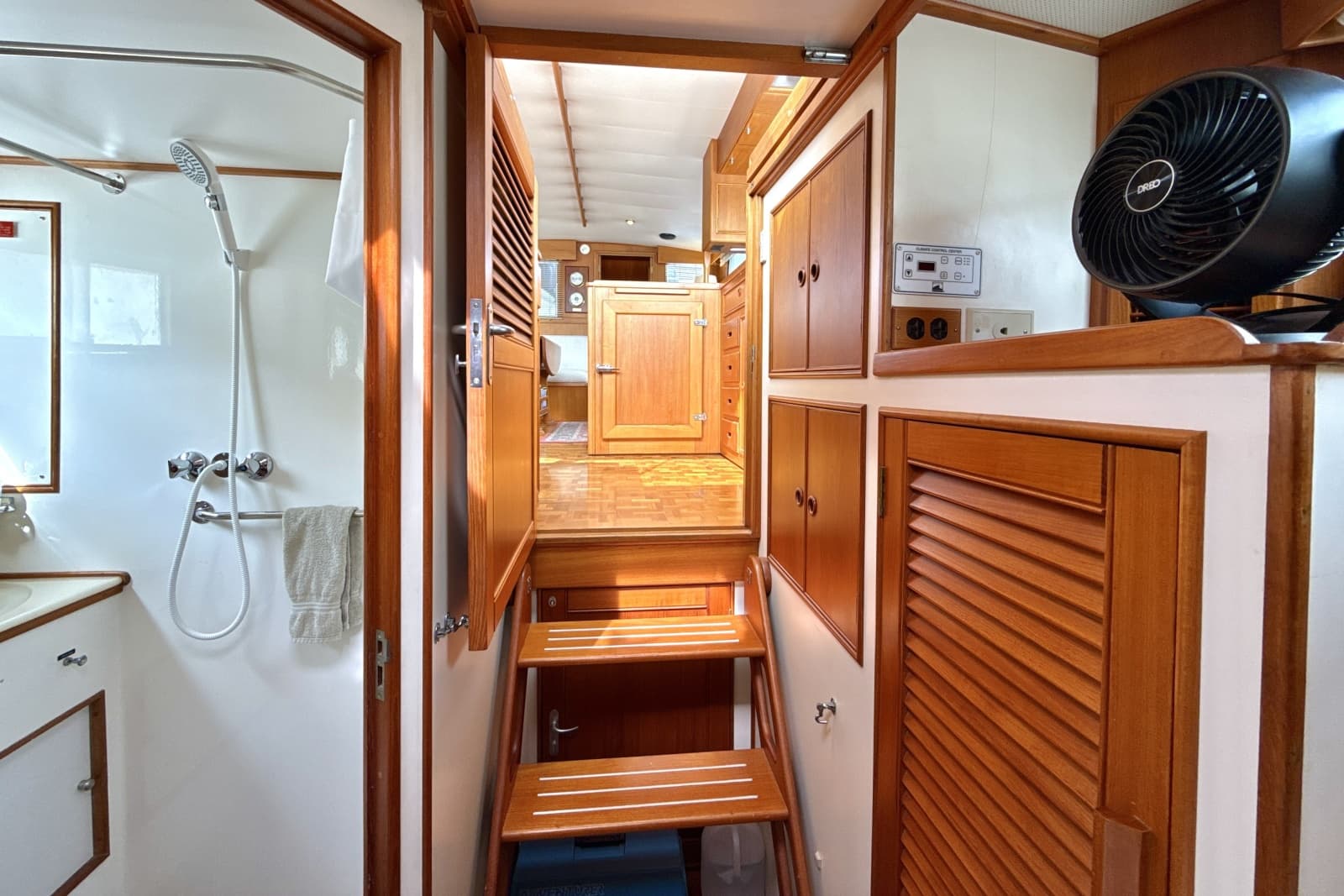 Forward Companionway