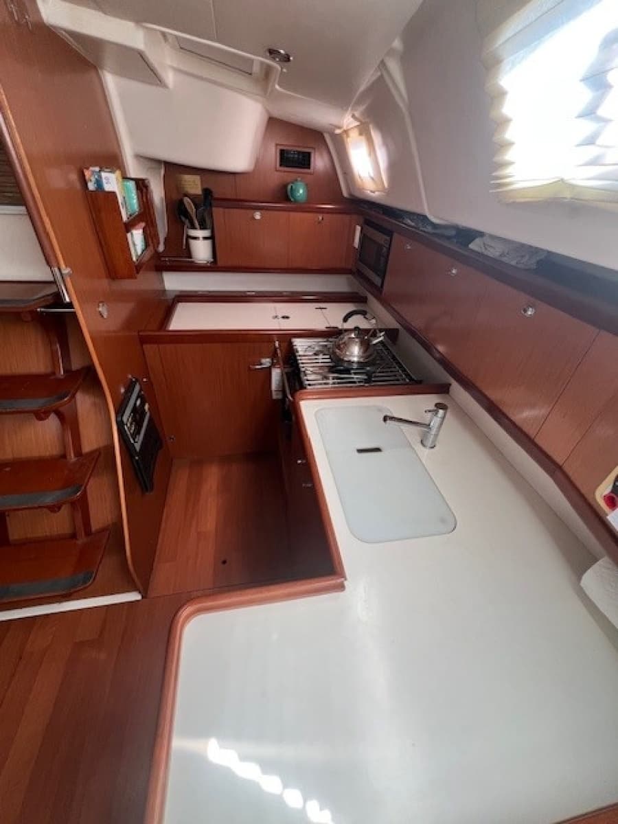 2009 Beneteau Oceanis 43