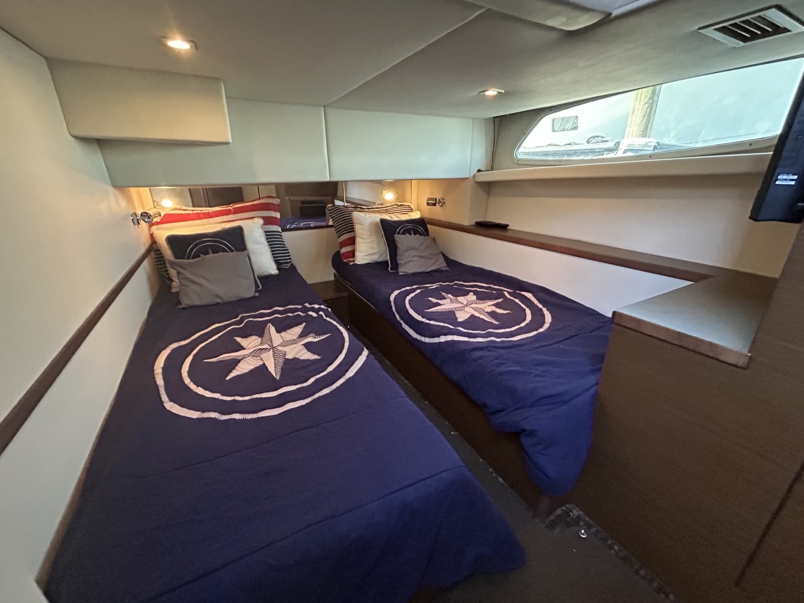 2012 Sea Ray 450 Sedan Bridge