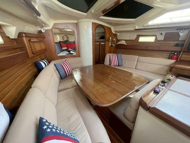 1991 Hunter 36 Vision